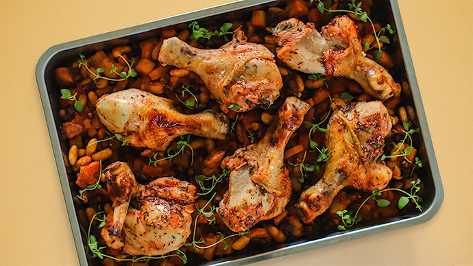 Tomatmarinerede underlår med gråærtecassoulet
